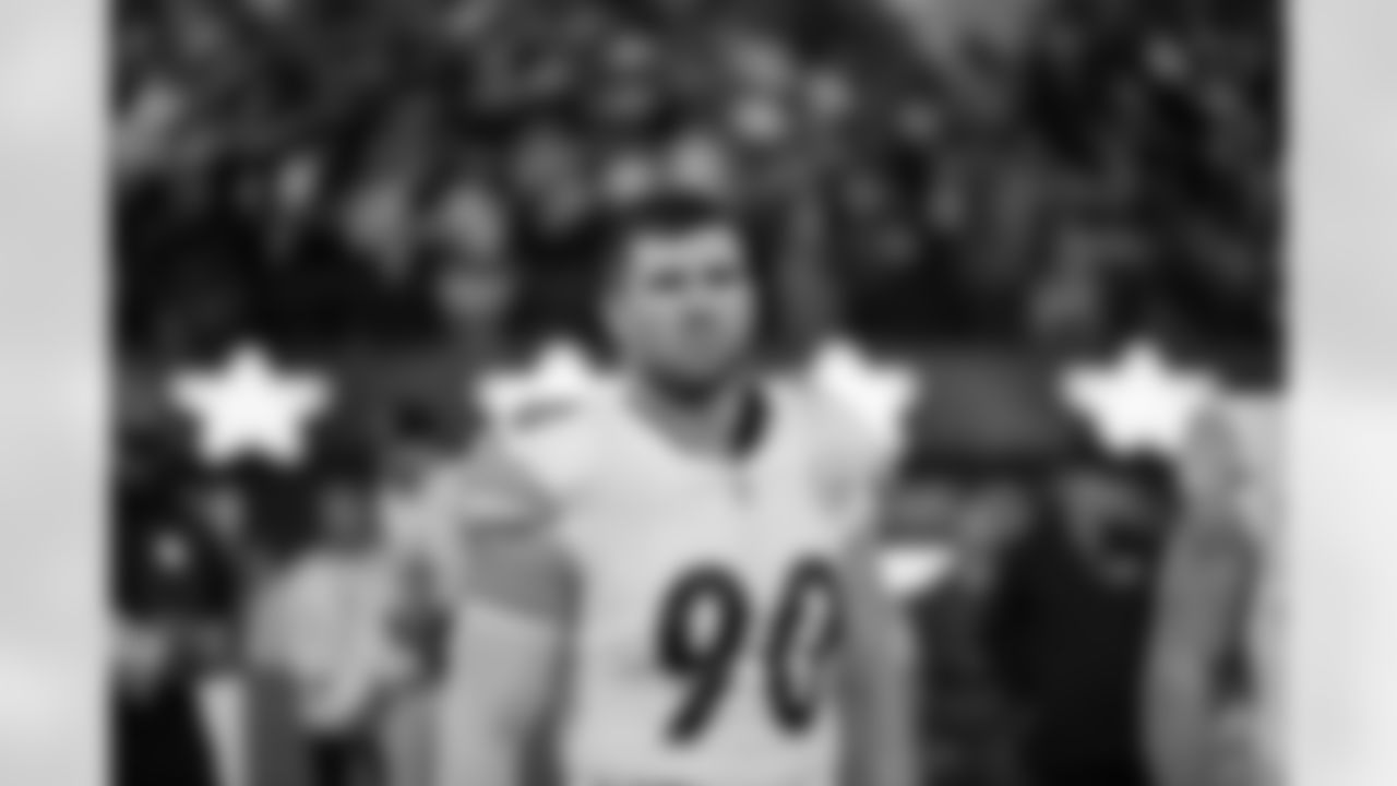 Pittsburgh Steelers linebacker T.J. Watt (90) during a regular season game between the Pittsburgh Steelers and the Los Angeles Chargers, Sunday, Nov. 9, 2025 in Inglewood, CA. (Alysa Rubin / Pittsburgh Steelers)