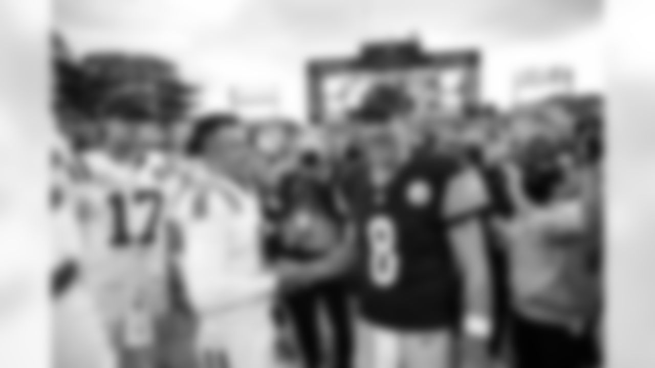 Pittsburgh Steelers quarterback Aaron Rodgers (8) during a regular season game between the Pittsburgh Steelers and the Indianapolis Colts, Sunday, Nov. 2, 2025 in Pittsburgh, PA. (Taylor Ollason / Pittsburgh Steelers)