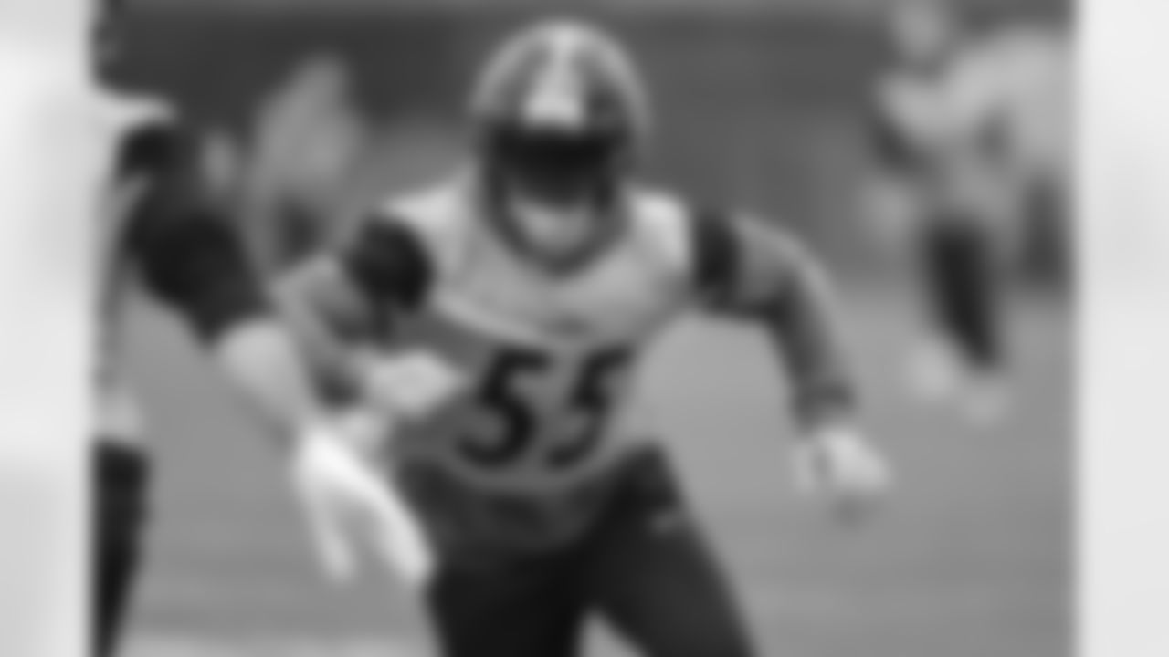 Pittsburgh Steelers linebacker Cole Holcomb (55) during practice at the UPMC Rooney Sports Complex preparing for a Week 12 matchup against the Chicago Bears, Thursday, Nov. 20, 2025 in Pittsburgh, PA. (Karl Roser / Pittsburgh Steelers)