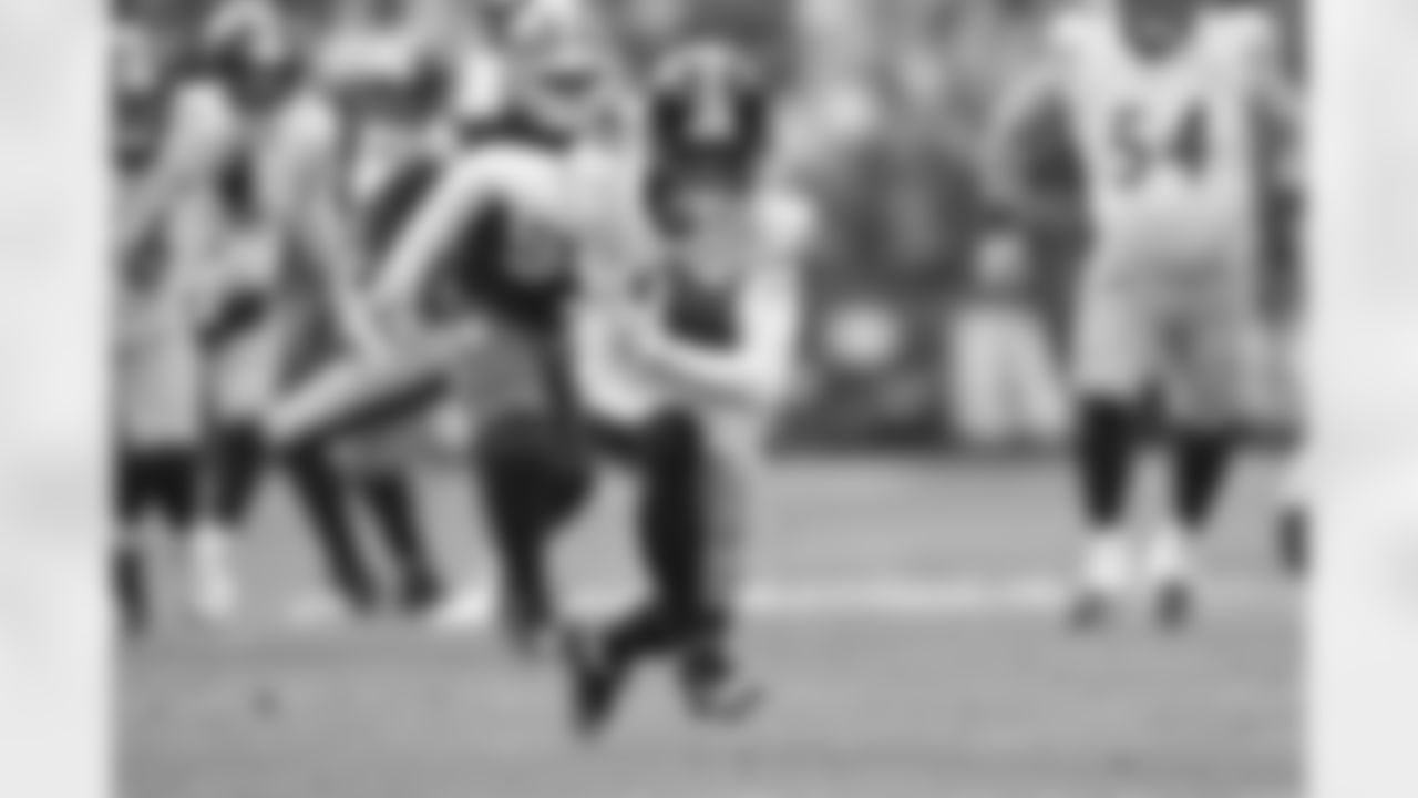 Pittsburgh Steelers wide receiver Adam Thielen (16) during a regular season game between the Pittsburgh Steelers and the Cleveland Browns, Sunday, Dec. 28, 2025 in Cleveland, OH. (Karl Roser / Pittsburgh Steelers)