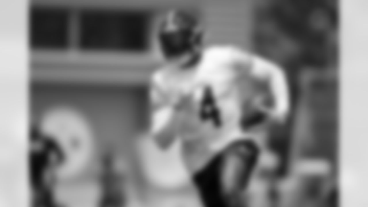 Pittsburgh Steelers wide receiver DK Metcalf (4) practices at the UPMC Rooney Sports Complex during the 2025 minicamp, Tuesday June 10, 2025. (Karl Roser / Pittsburgh Steelers)