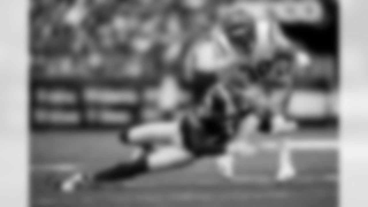 Pittsburgh Steelers cornerback James Pierre (42) tackles his opponent during a regular season game against the Cincinnati Bengals, Sunday, Nov. 16, 2025 in Pittsburgh, PA. The Steelers defeated the Bengals 34-12. (Alysa Rubin / Pittsburgh Steelers)