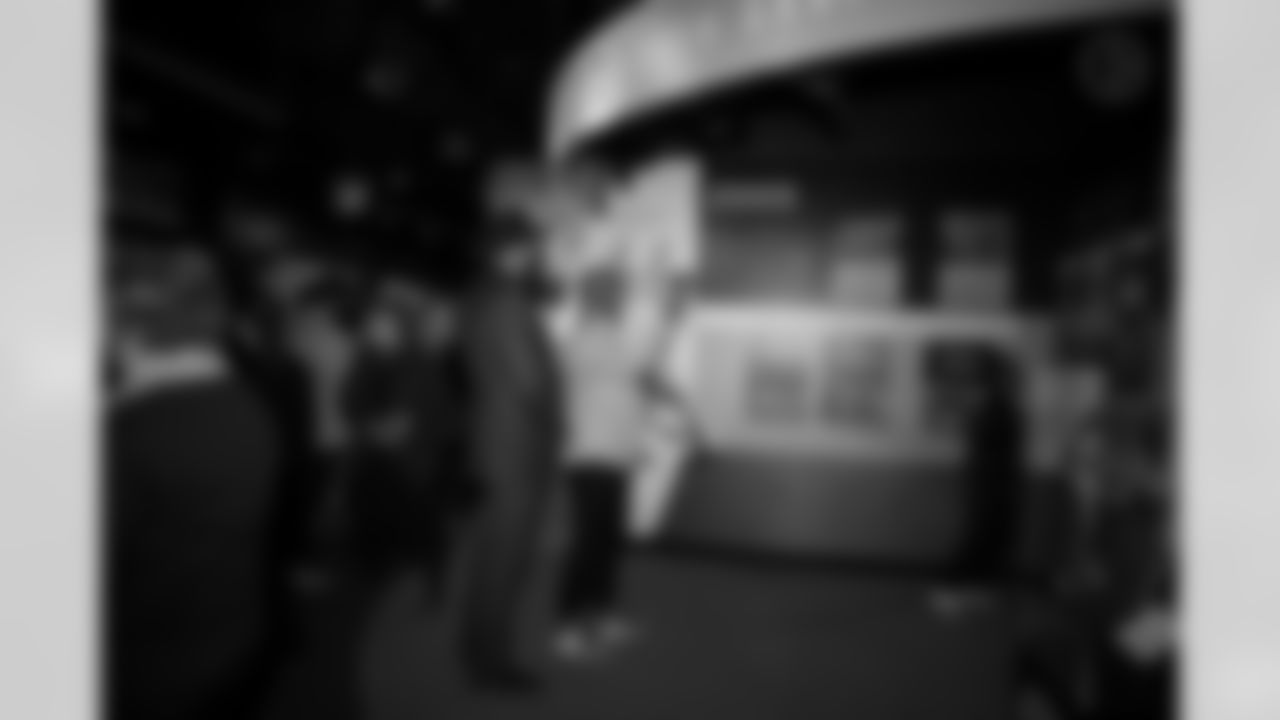 The Pittsburgh Steelers celebrated the 20th anniversary of Super Bowl XL during the Alumni Weekend Dinner at Acrisure Stadium benefitting the UPMC Sports Medicine Concussion Program, Saturday, Nov. 1, 2025 in Pittsburgh, PA. (Alysa Rubin / Pittsburgh Steelers)