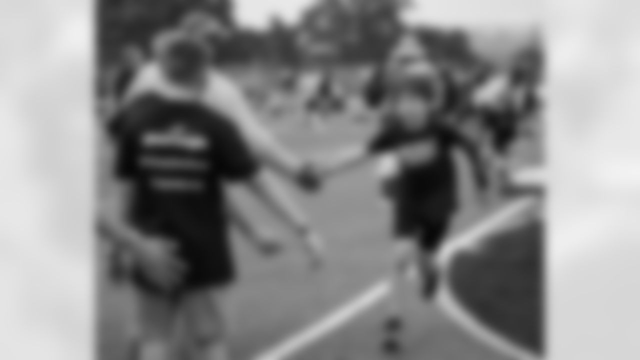 The Steelers host a 2025 Youth Football Camp at Highlands Sports Complex Friday, June 13, 2025 in Triadelphia, WV. (Alysa Rubin / Pittsburgh Steelers)