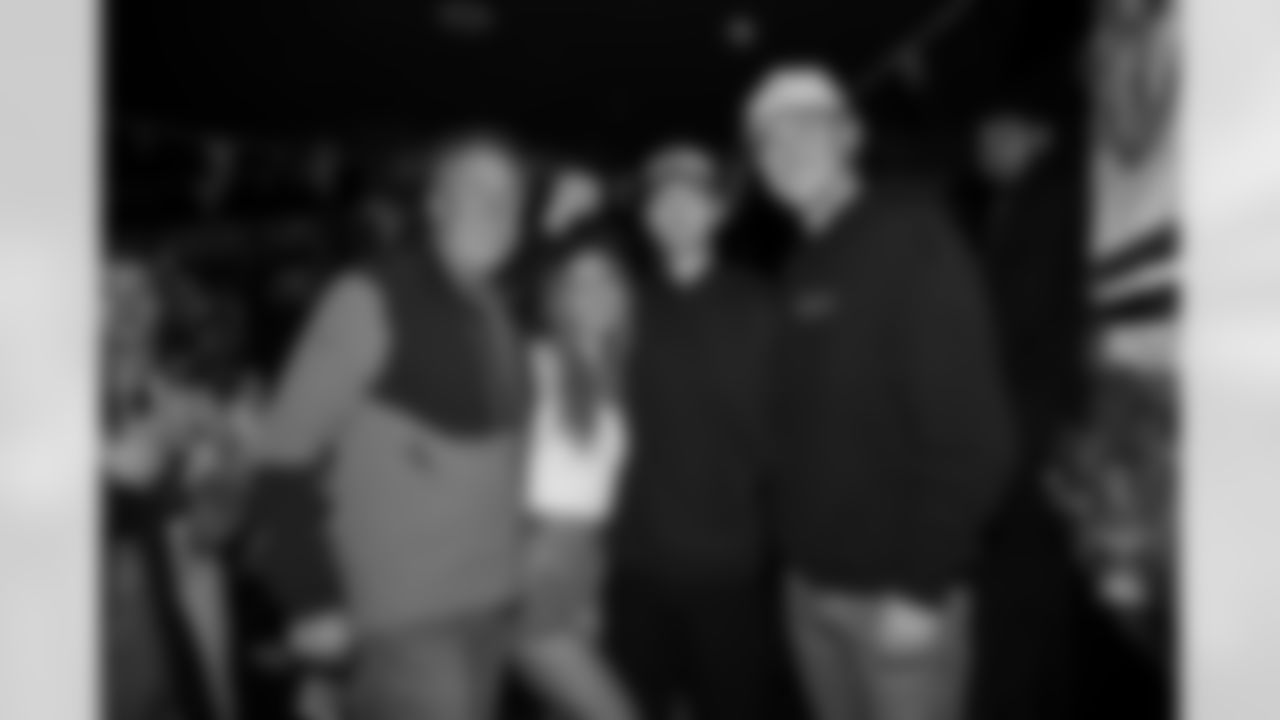 The Steelers host fans at Fitzsimons Temple Bar on Saturday, Sept. 27, 2025 in Dublin, Ireland. (Ben McShane / Pittsburgh Steelers)