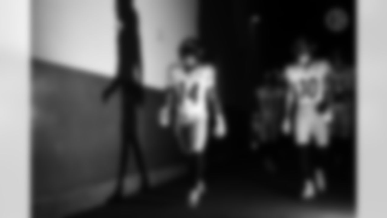 Pittsburgh Steelers running back Kenneth Gainwell (14) Pittsburgh Steelers wide receiver Ke'Shawn Williams (85) Pittsburgh Steelers wide receiver Roman Wilson (10) Pittsburgh Steelers wide receiver Ben Skowronek (15) during a regular season game between the Pittsburgh Steelers and the Los Angeles Chargers, Sunday, Nov. 9, 2025 in Inglewood, CA. (Karl Roser / Pittsburgh Steelers)