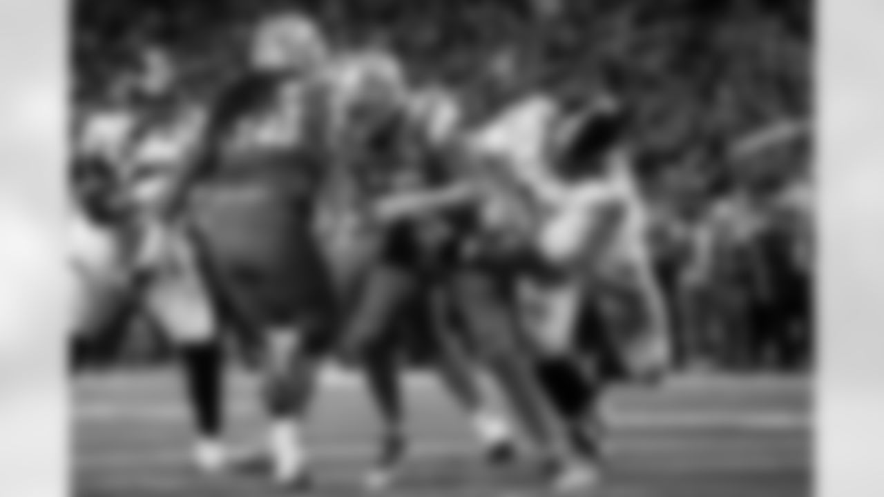 Pittsburgh Steelers defensive tackle Cameron Heyward (97) sacks Detroit Lions quarterback Jared Goff (16) during a regular season game, Sunday, Dec. 21, 2025 in Detroit, MI. The Steelers defeated the Lions 29-24. (Alysa Rubin / Pittsburgh Steelers)