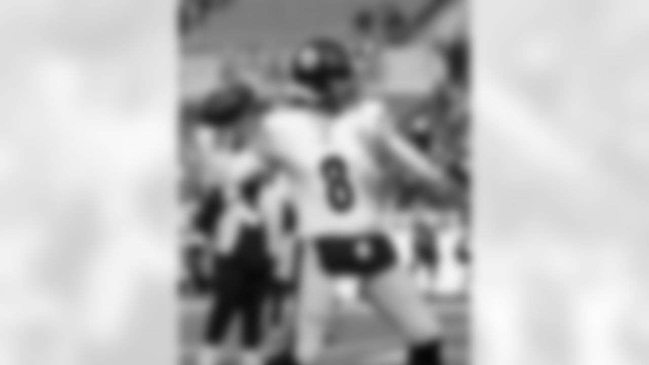 Pittsburgh Steelers quarterback Aaron Rodgers (8) prior to a regular season game between the Pittsburgh Steelers and the Baltimore Ravens, Sunday, Dec. 7, 2025 in Baltimore, MD. The Steelers defeated the Ravens 27-22. (Karl Roser / Pittsburgh Steelers)