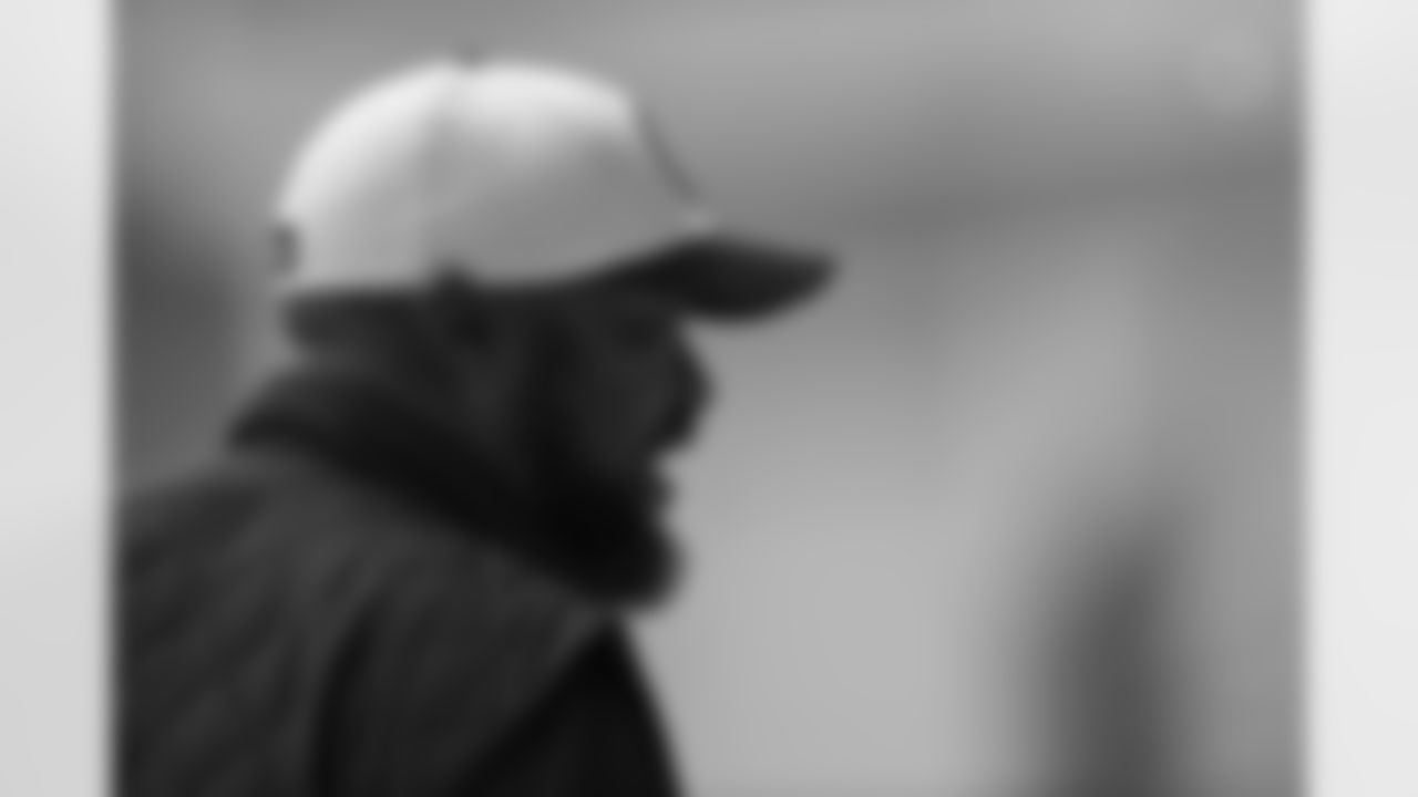 Pittsburgh Steelers head coach Mike Tomlin during practice at the UPMC Rooney Sports Complex preparing for a Week 13 matchup against the Arizona Cardinals, Friday, Dec. 1, 2023 in Pittsburgh, PA. (Karl Roser / Pittsburgh Steelers)