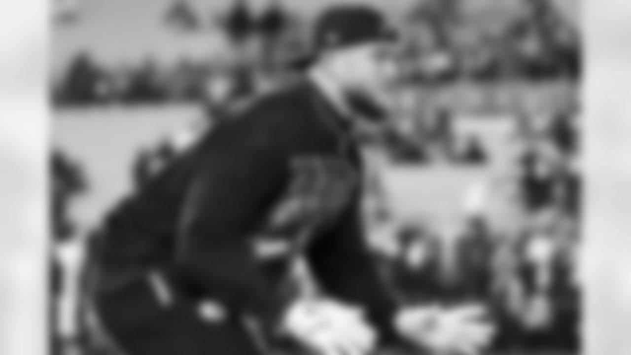 Pittsburgh Steelers linebacker Cole Holcomb (55) during a regular season game between the Pittsburgh Steelers and the Baltimore Ravens, Sunday, Jan. 4, 2026 in Pittsburgh, PA. (Alysa Rubin / Pittsburgh Steelers)