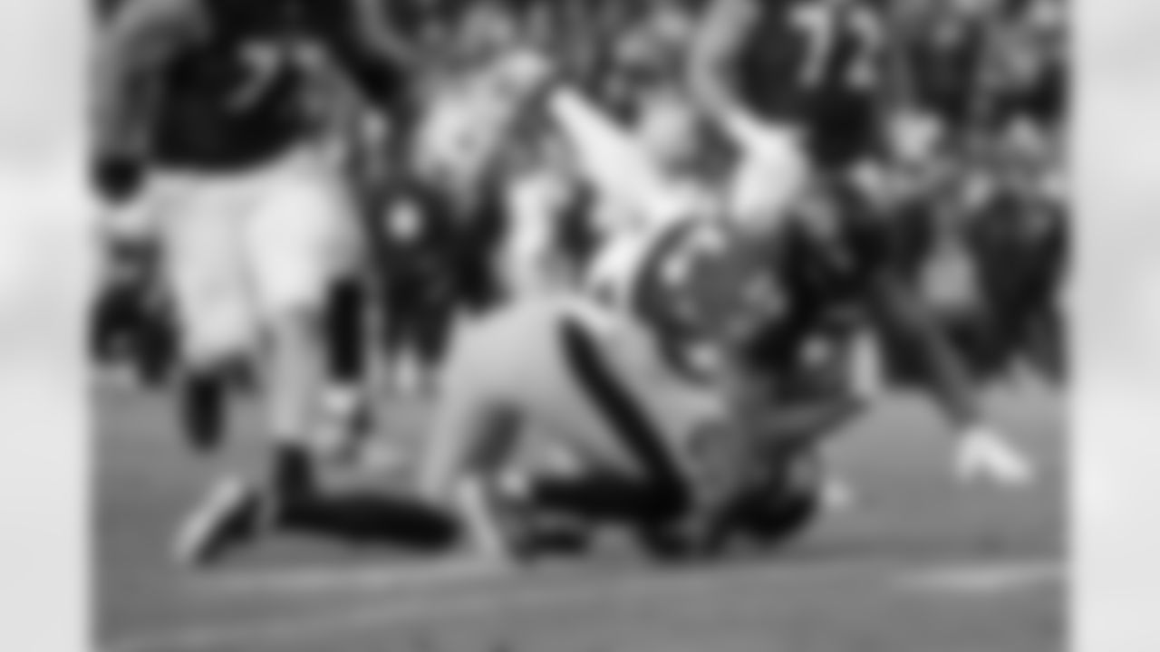 Pittsburgh Steelers cornerback Brandin Echols (26) tackles his opponent during a regular season game against the Baltimore Ravens, Sunday, Dec. 7, 2025 in Baltimore, MD. The Steelers defeated the Ravens 27-22. (Alysa Rubin / Pittsburgh Steelers)