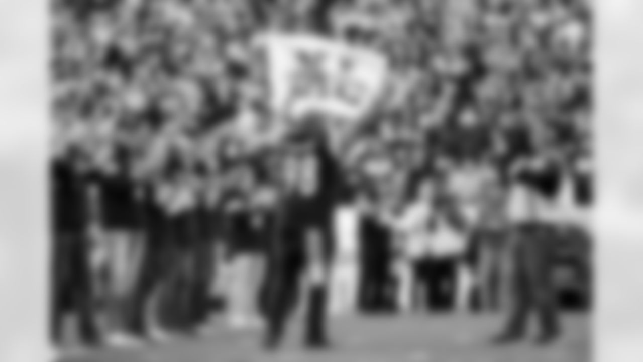 The Pittsburgh Steelers celebrated the 20th anniversary of Super Bowl XL during halftime of a regular season game between the Pittsburgh Steelers and the Indianapolis Colts, Sunday, Nov. 2, 2025 in Pittsburgh, PA. (Alysa Rubin / Pittsburgh Steelers)