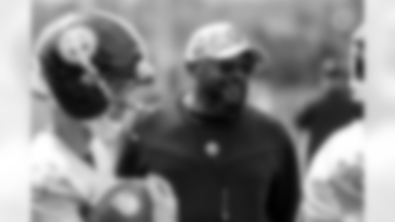 Pittsburgh Steelers head coach Mike Tomlin participates in the Organized Team Activities (OTAs), Thursday May 29, 2025 at the UPMC Rooney Sports Complex. (Taylor Ollason/ Pittsburgh Steelers)