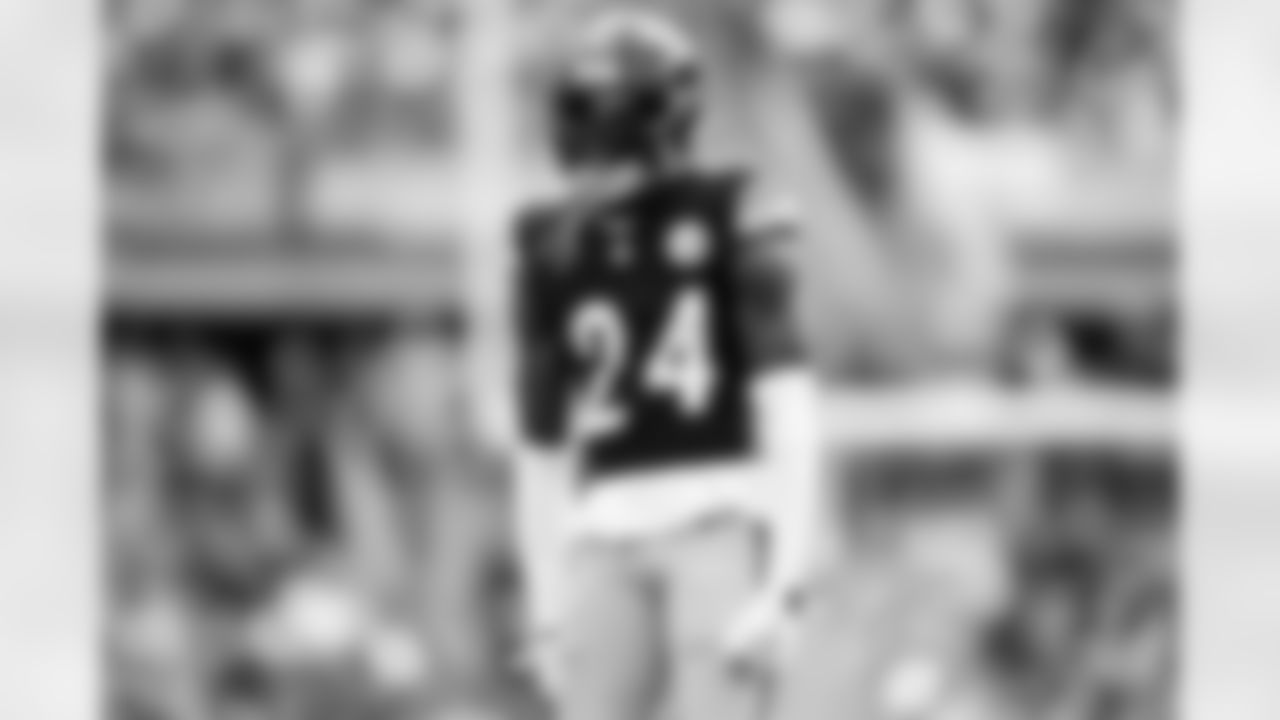 Pittsburgh Steelers cornerback Joey Porter Jr. (24) during a regular season game between the Pittsburgh Steelers and the Indianapolis Colts, Sunday, Nov. 2, 2025 in Pittsburgh, PA. (Alysa Rubin / Pittsburgh Steelers)