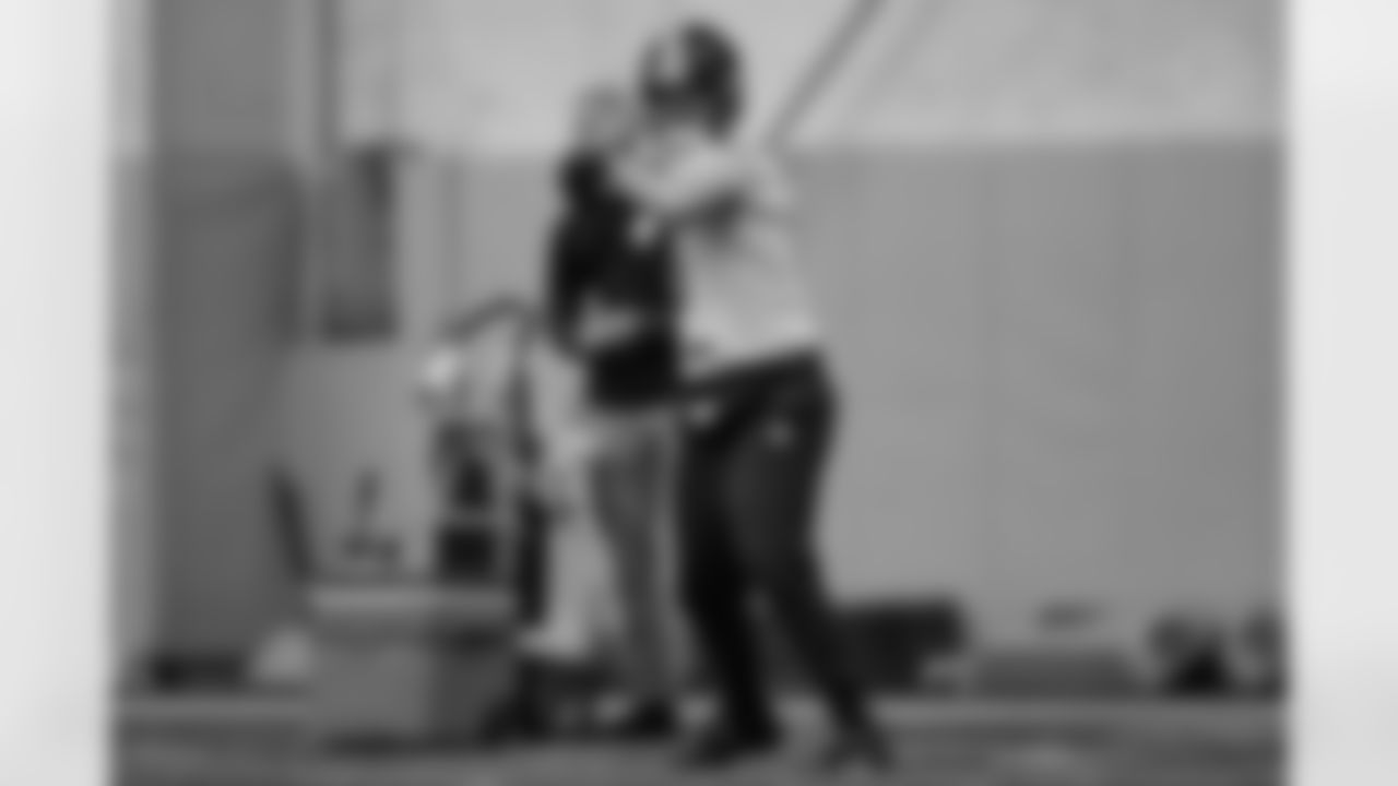 Pittsburgh Steelers quarterback Will Howard (18) during practice at the UPMC Rooney Sports Complex preparing for a Week 16 matchup against the Detroit Lions, Friday, Dec. 19, 2025 in Pittsburgh, PA. (Alysa Rubin / Pittsburgh Steelers)