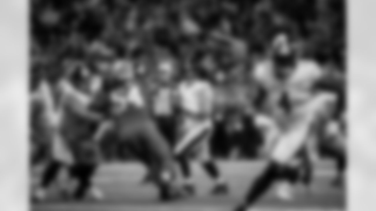 Pittsburgh Steelers quarterback Aaron Rodgers (8) during a regular season game between the Pittsburgh Steelers and the Detroit Lions, Sunday, Dec. 21, 2025 in Detroit, MI. The Steelers defeated the Lions 29-24. (Karl Roser / Pittsburgh Steelers)