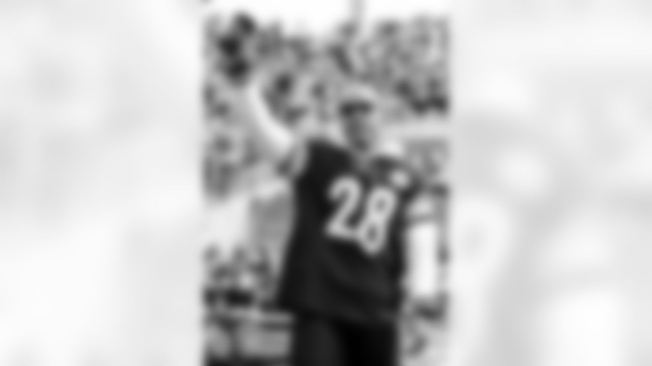 The Pittsburgh Steelers celebrated the 20th anniversary of Super Bowl XL during halftime of a regular season game between the Pittsburgh Steelers and the Indianapolis Colts, Sunday, Nov. 2, 2025 in Pittsburgh, PA. (Karl Roser / Pittsburgh Steelers)