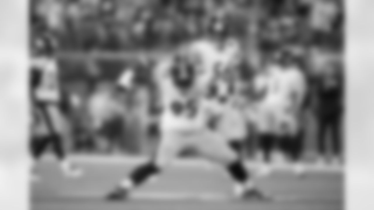 Pittsburgh Steelers defensive tackle Keeanu Benton (95) during a regular season game between the Pittsburgh Steelers and the Los Angeles Chargers, Sunday, Nov. 9, 2025 in Inglewood, CA. The Chargers beat the Steelers 25-10. (Karl Roser / Pittsburgh Steelers)