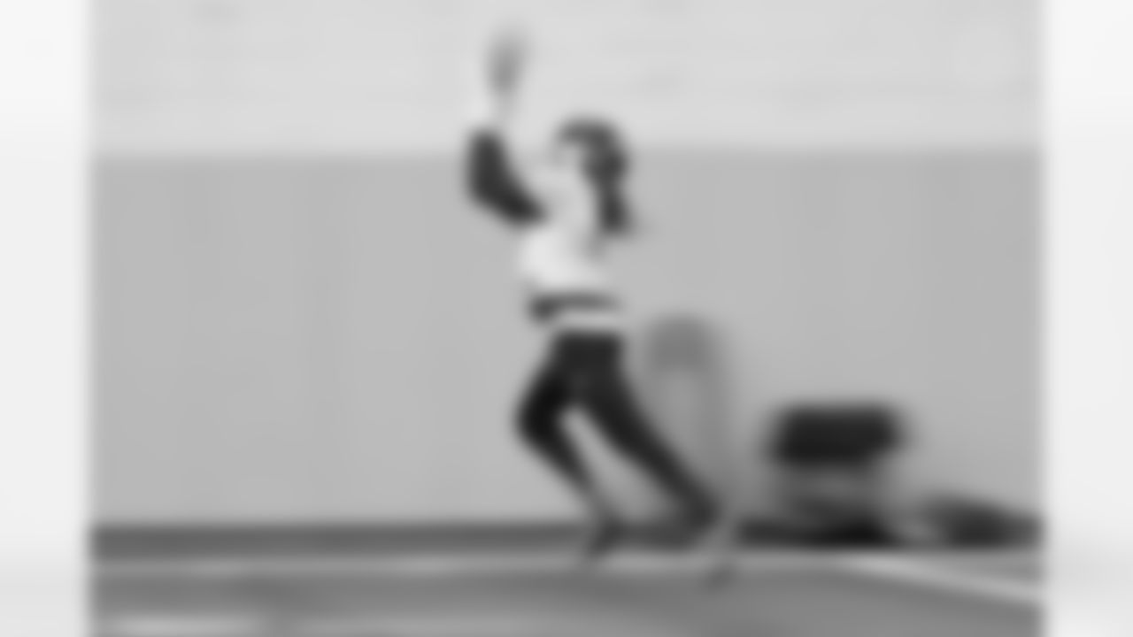 Pittsburgh Steelers running back Trey Sermon (37) during practice at the UPMC Rooney Sports Complex preparing for a Week 14 matchup against the Baltimore Ravens, Friday, Dec. 5, 2025 in Pittsburgh, PA. (Alysa Rubin / Pittsburgh Steelers)