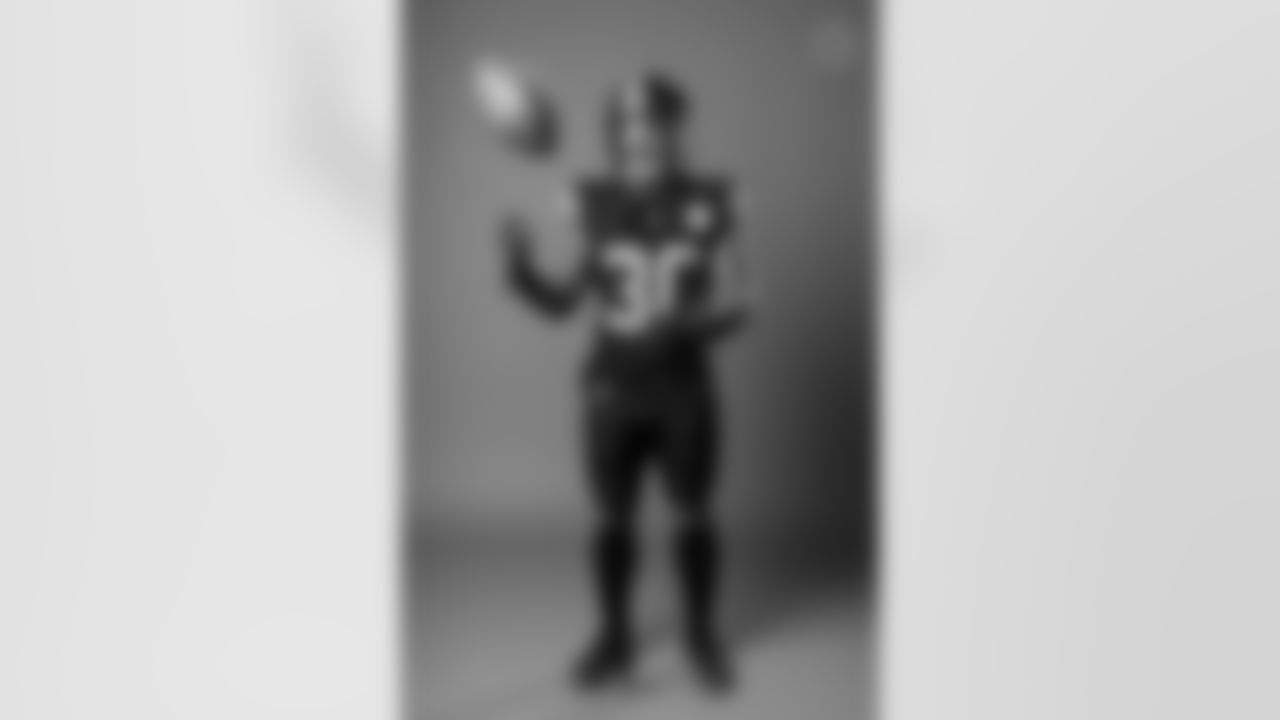 Pittsburgh Steelers running back Jaylen Warren (30) wears the color rush uniform during a photoshoot, Tuesday, Dec. 2, 2025 in Pittsburgh, PA. (Alysa Rubin / Pittsburgh Steelers)