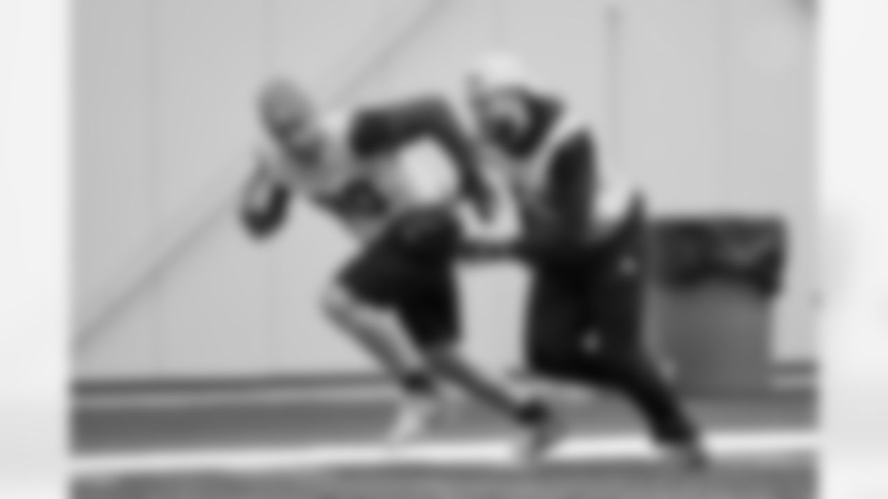 Pittsburgh Steelers linebacker T.J. Watt (90) and Pittsburgh Steelers linebacker Nick Herbig (51) during practice at UPMC Rooney Sports Complex preparing for a Week 18 matchup against the Baltimore Ravens, Wednesday, Dec. 31, 2025 in Pittsburgh, PA. (Karl Roser / Pittsburgh Steelers)