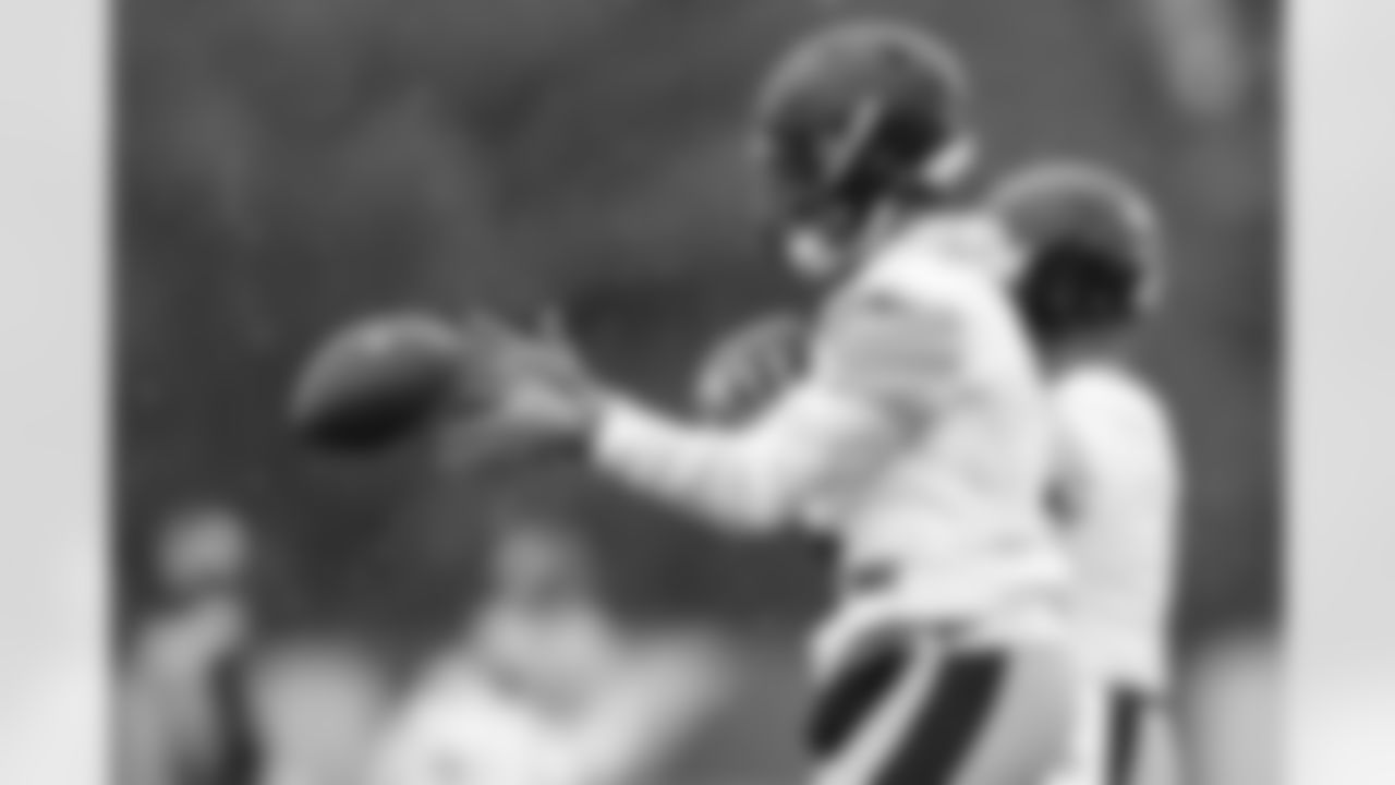 Pittsburgh Steelers quarterback Justin Fields (2) during practice at the UPMC Rooney Sports Complex preparing for a Week 18 matchup against the Cincinnati Bengals, Thursday, Jan. 2, 2025 in Pittsburgh, PA. (Alysa Rubin / Pittsburgh Steelers)