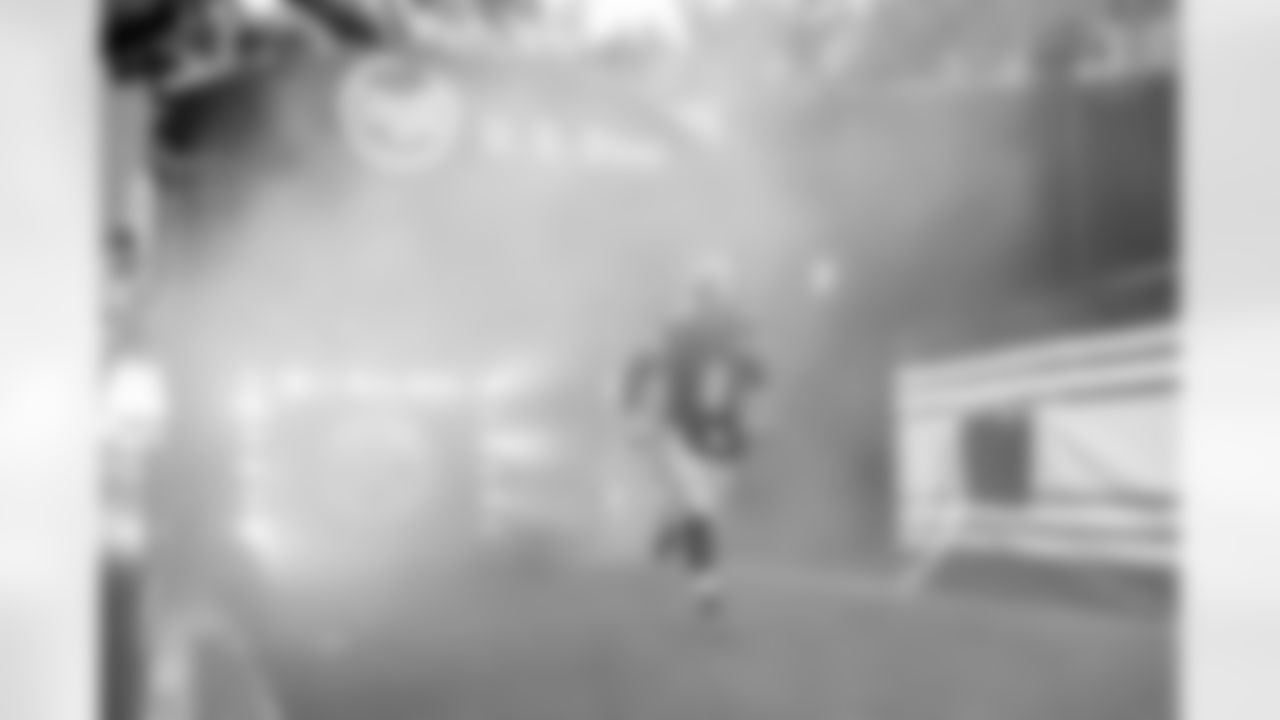 Pittsburgh Steelers quarterback Aaron Rodgers (8) during a regular season game between the Pittsburgh Steelers and the Cincinnati Bengals, Sunday, Nov. 16, 2025 in Pittsburgh, PA. (Karl Roser / Pittsburgh Steelers)