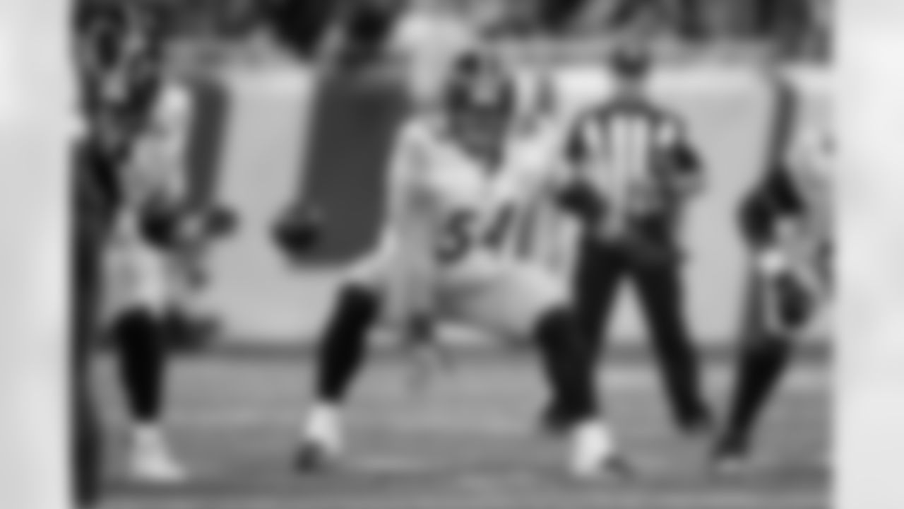 Pittsburgh Steelers center Zach Frazier (54) during a regular season game between the Pittsburgh Steelers and the Detroit Lions, Sunday, Dec. 21, 2025 in Detroit, MI. The Steelers defeated the Lions 29-24. (Karl Roser / Pittsburgh Steelers)