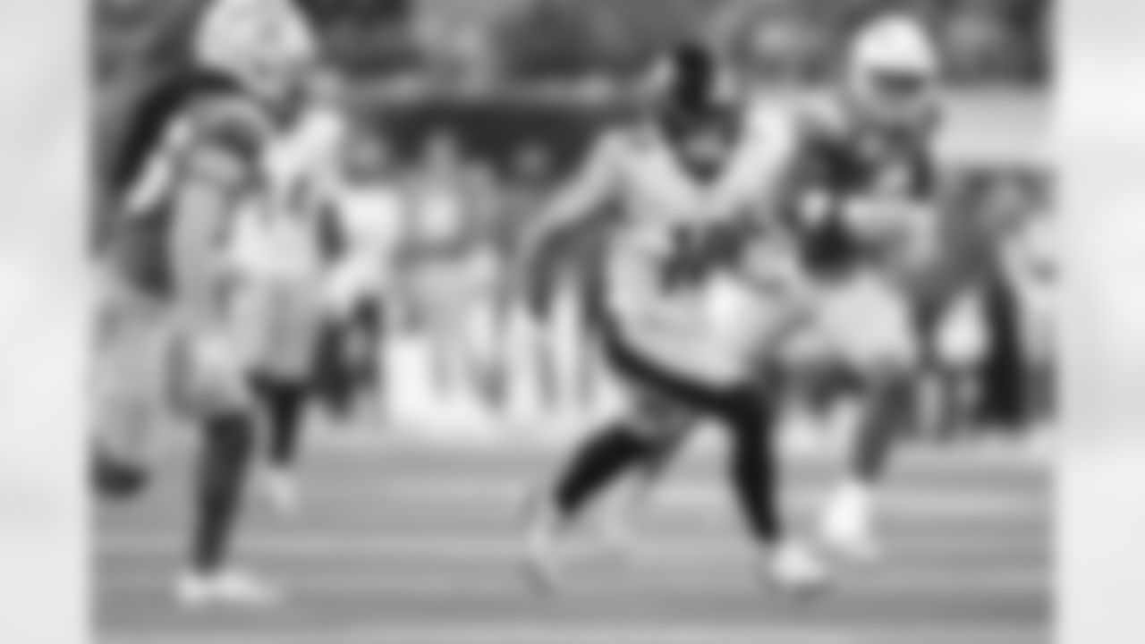 Pittsburgh Steelers wide receiver Roman Wilson (10) during a regular season game between the Pittsburgh Steelers and the Los Angeles Chargers, Sunday, Nov. 9, 2025 in Inglewood, CA. (Karl Roser / Pittsburgh Steelers)