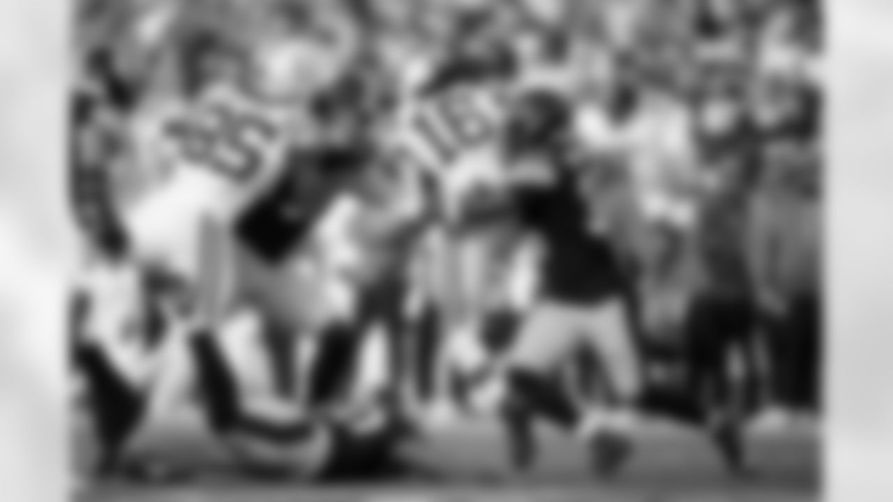 Pittsburgh Steelers running back Lew Nichols (35) and Pittsburgh Steelers wide receiver Ben Skowronek (15) during a regular season game between the Pittsburgh Steelers and the Indianapolis Colts, Sunday, Nov. 2, 2025 in Pittsburgh, PA. The Steelers defeated the Colts 27-20. (Karl Roser / Pittsburgh Steelers)