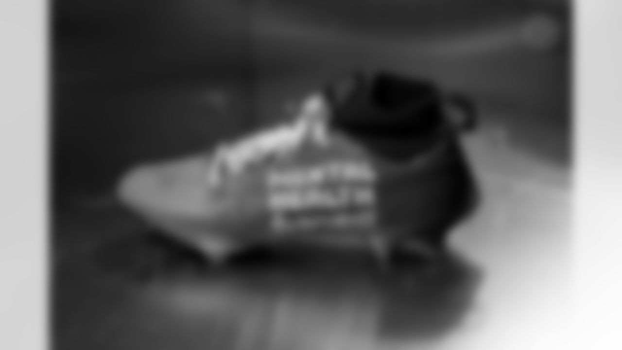 Pittsburgh Steelers running back Trey Sermon (37) will showcase his custom cleats supporting mental health awareness during Week 13. (Alysa Rubin / Pittsburgh Steelers)