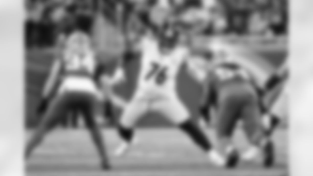 Pittsburgh Steelers offensive tackle Troy Fautanu (76) during a regular season game between the Pittsburgh Steelers and the Detroit Lions, Sunday, Dec. 21, 2025 in Detroit, MI. (Karl Roser / Pittsburgh Steelers)