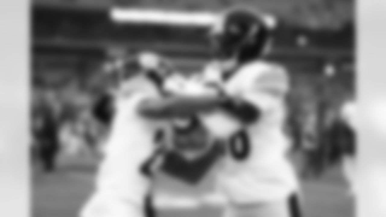 Pittsburgh Steelers cornerback Asante Samuel Jr. (22) and Pittsburgh Steelers defensive back D'Shawn Jamison (38) during a regular season game between the Pittsburgh Steelers and the Cleveland Browns, Sunday, Dec. 28, 2025 in Cleveland, OH. (Jared Wickerham / Pittsburgh Steelers)