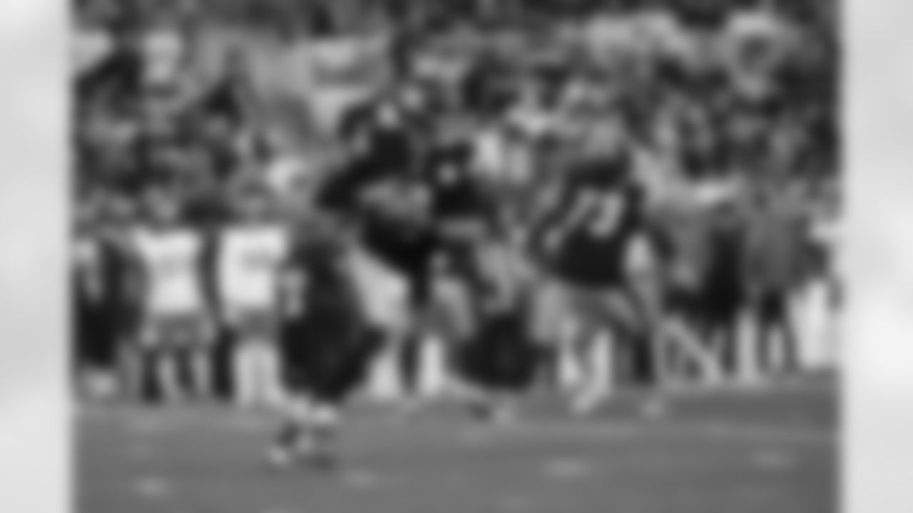 Pittsburgh Steelers quarterback Mason Rudolph (2) during a regular season game between the Pittsburgh Steelers and the Cincinnati Bengals, Sunday, Nov. 16, 2025 in Pittsburgh, PA. (Taylor Ollason / Pittsburgh Steelers)