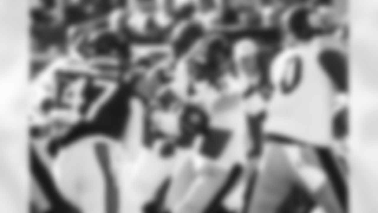 Pittsburgh Steelers tight end Jonnu Smith (81) during a regular season game between the Pittsburgh Steelers and the Chicago Bears, Sunday, Nov. 23, 2025 in Chicago, IL. (Nick Smith / Pittsburgh Steelers)