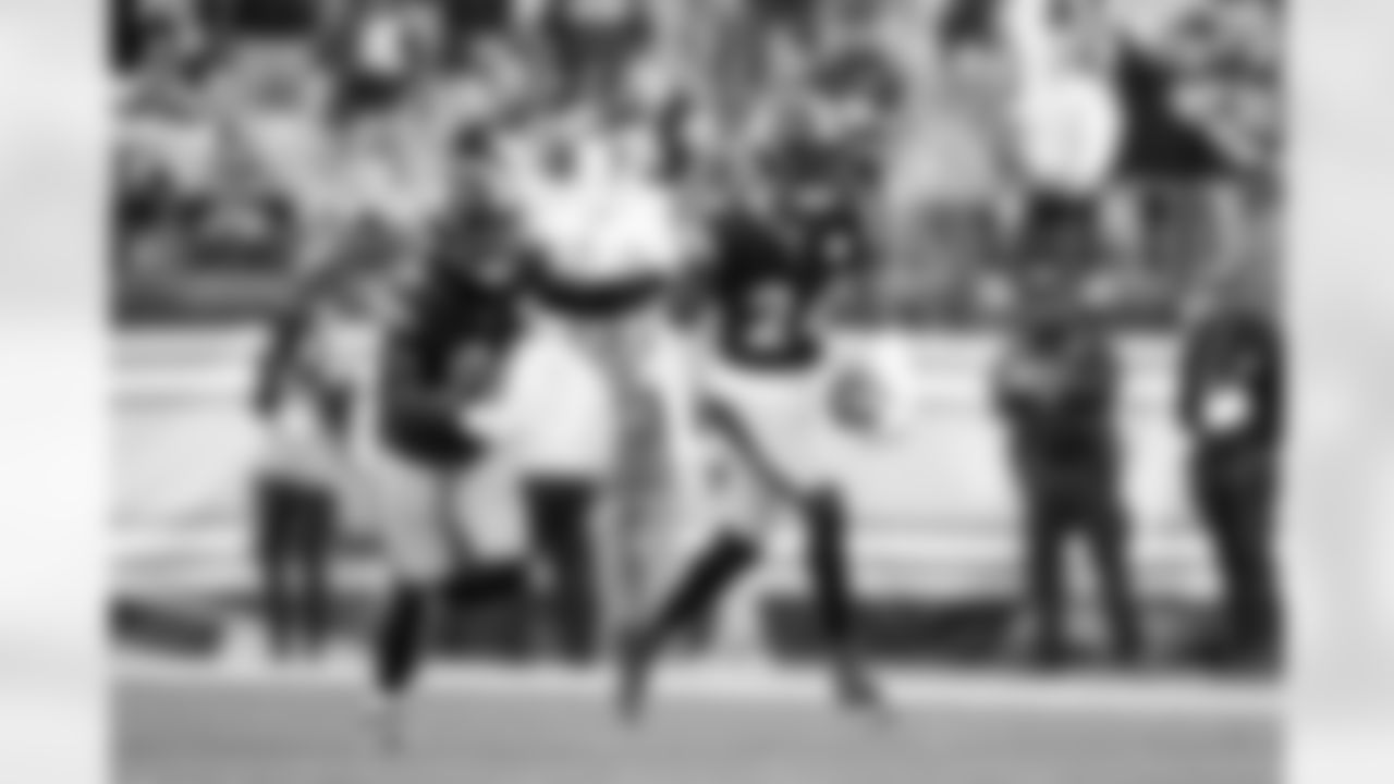 Pittsburgh Steelers cornerback Joey Porter Jr. (24) and Pittsburgh Steelers cornerback Brandin Echols (26) during a regular season game between the Pittsburgh Steelers and the Indianapolis Colts, Sunday, Nov. 2, 2025 in Pittsburgh, PA. The Steelers defeated the Colts 27-20. (Karl Roser / Pittsburgh Steelers)