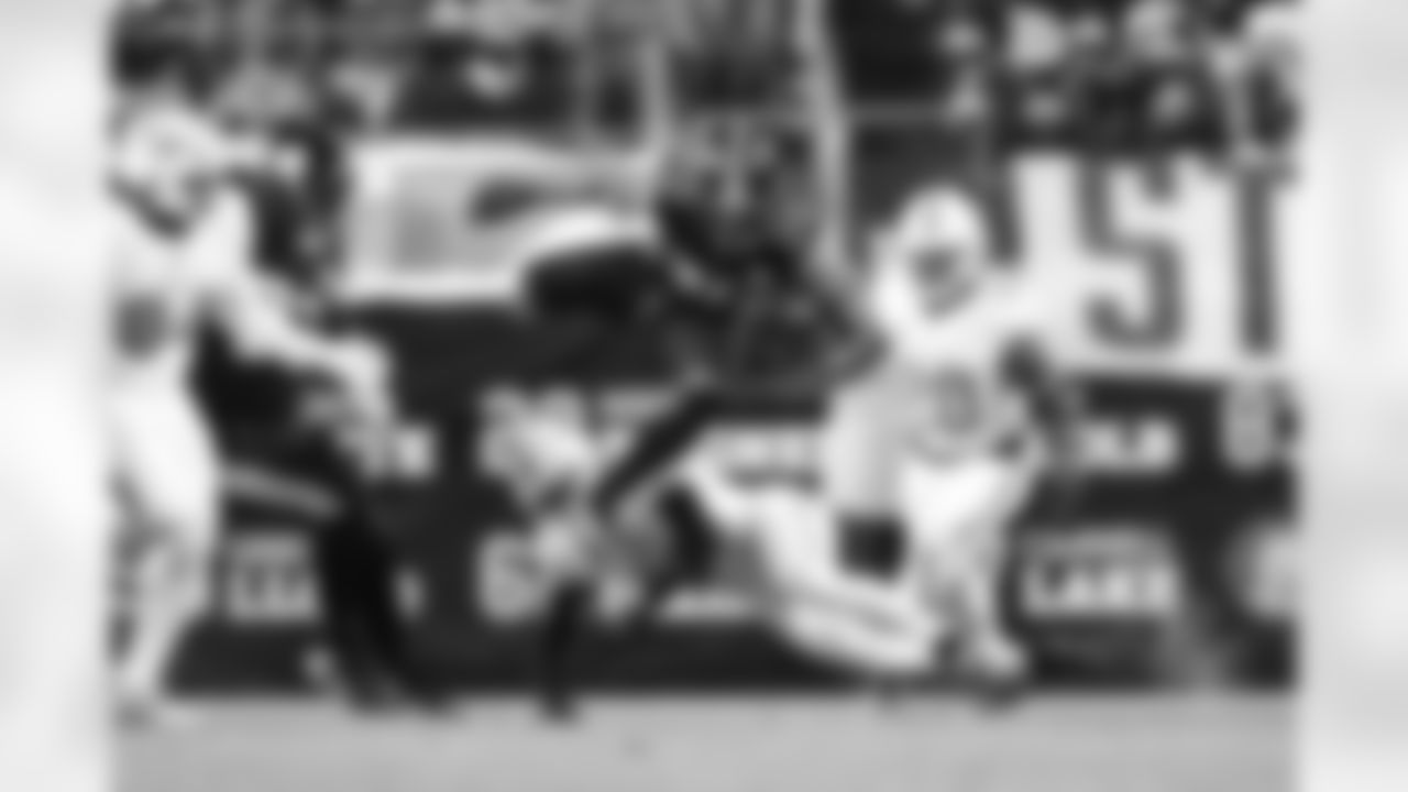 Pittsburgh Steelers running back Jaylen Warren (30) during a regular season game between the Pittsburgh Steelers and the Miami Dolphins, Monday, Dec. 15, 2025 in Pittsburgh, PA. (Karl Roser / Pittsburgh Steelers)