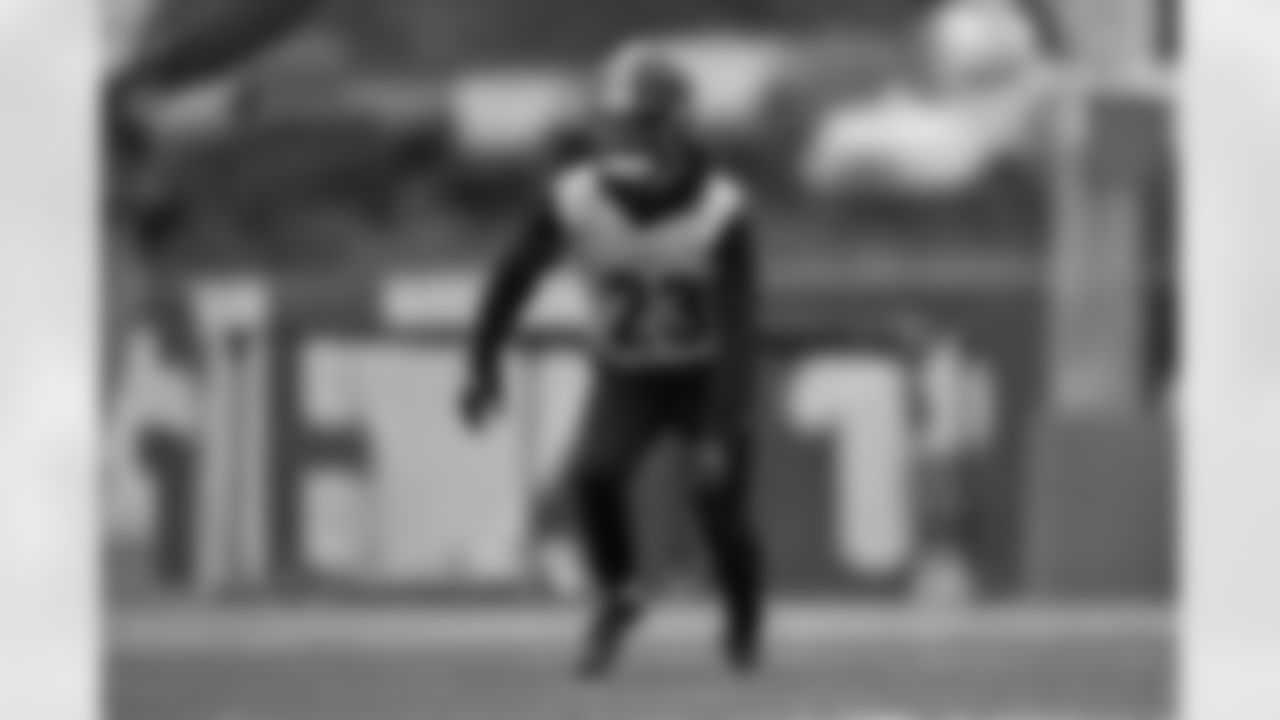 Pittsburgh Steelers cornerback Darius Slay (23) during practice at the UPMC Rooney Sports Complex preparing for a Week 12 matchup against the Chicago Bears, Wednesday, Nov. 19, 2025 in Pittsburgh, PA. (Alysa Rubin / Pittsburgh Steelers)