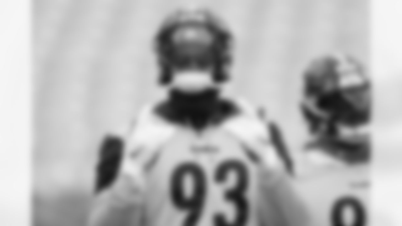 Pittsburgh Steelers defensive tackle Esezi Otomewo (93) during practice at Acrisure Stadium preparing for a Week 18 matchup against the Baltimore Ravens, Friday, Jan. 2, 2026 in Pittsburgh, PA. (Alysa Rubin / Pittsburgh Steelers)