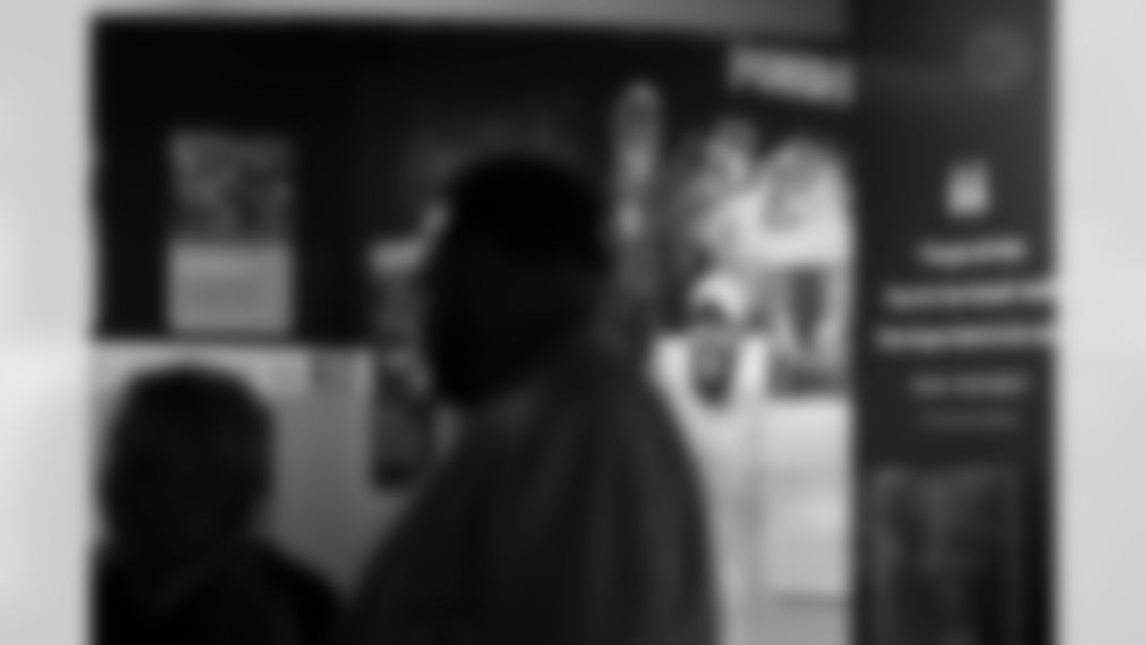 The Pittsburgh Steelers celebrated the 20th anniversary of Super Bowl XL during the Alumni Weekend Dinner at Acrisure Stadium benefitting the UPMC Sports Medicine Concussion Program, Saturday, Nov. 1, 2025 in Pittsburgh, PA. (Alysa Rubin / Pittsburgh Steelers)