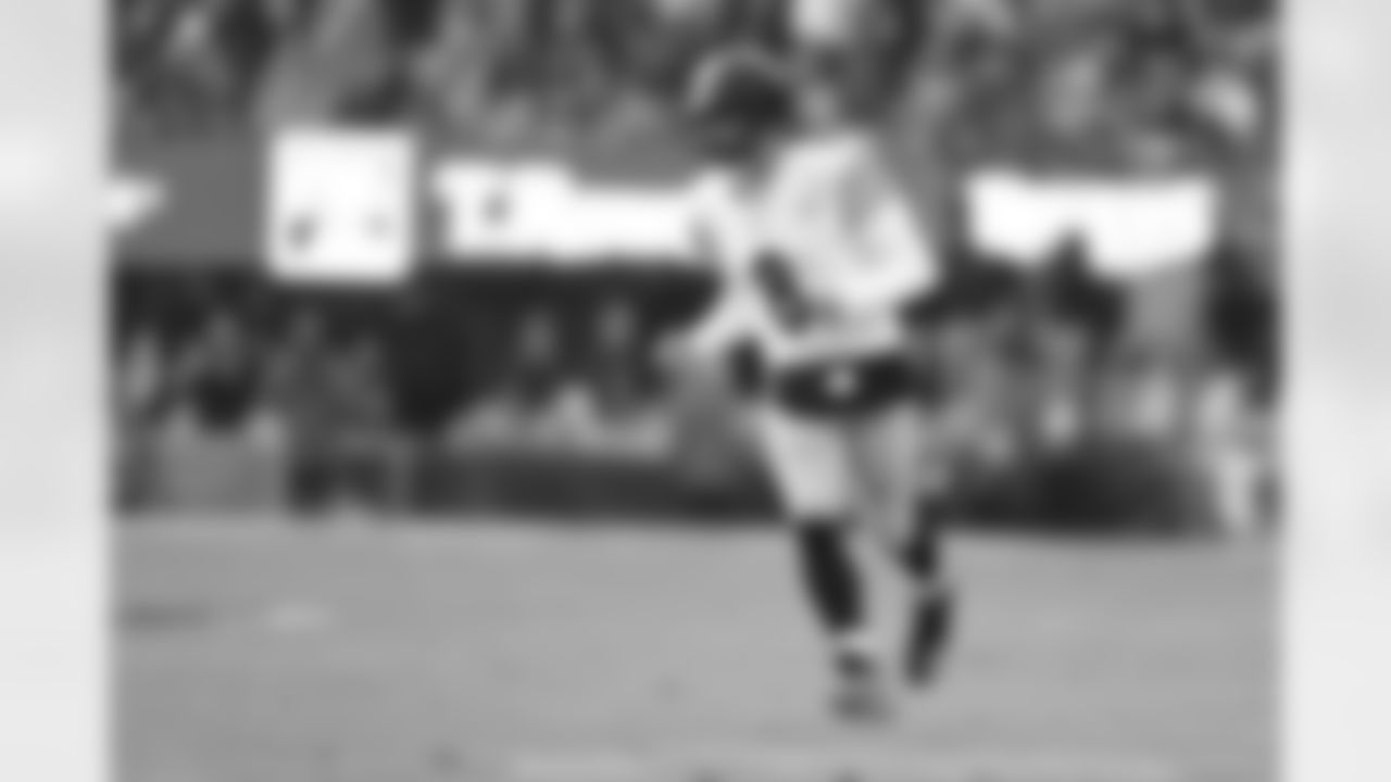 Pittsburgh Steelers quarterback Aaron Rodgers (8) during a regular season game between the Pittsburgh Steelers and the Baltimore Ravens, Sunday, Dec. 7, 2025 in Baltimore, MD. (Karl Roser / Pittsburgh Steelers)