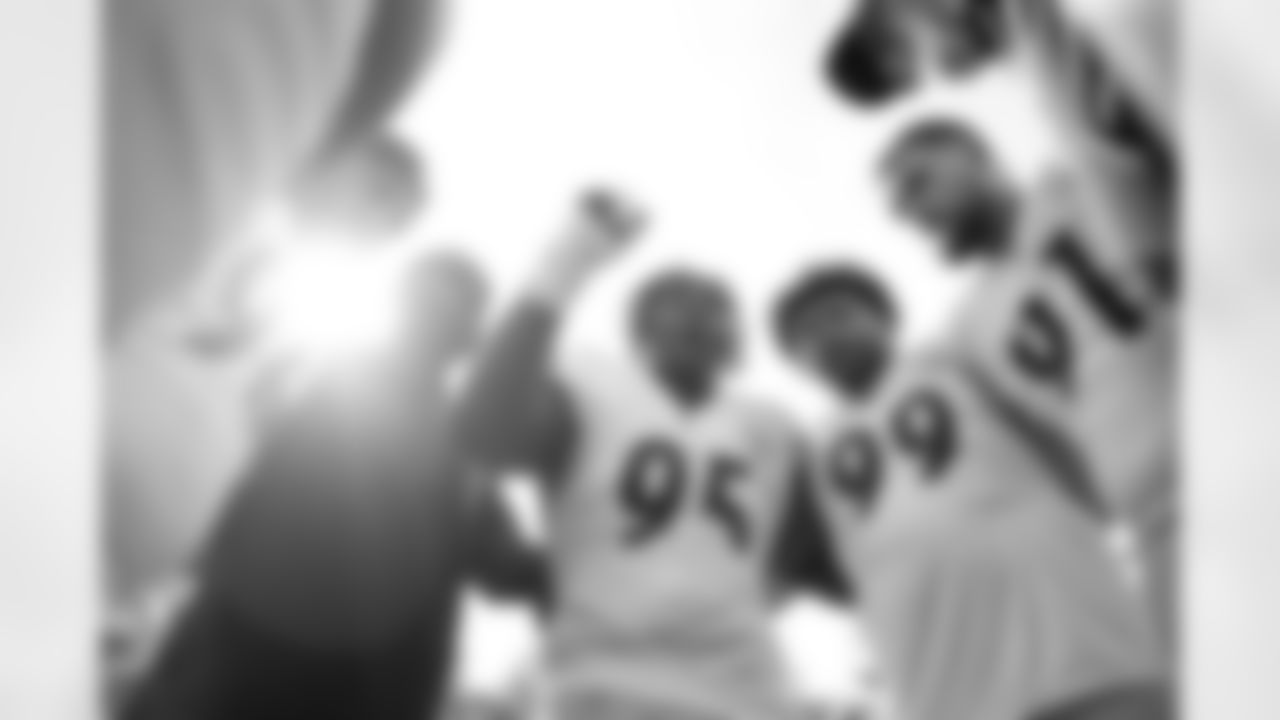 Pittsburgh Steelers defensive tackle Keeanu Benton (95), Pittsburgh Steelers defensive tackle Derrick Harmon (99) and Pittsburgh Steelers defensive end Logan Lee (91) prior to a regular season game between the Pittsburgh Steelers and the New England Patriots, Sunday, Sept. 21, 2025 in Foxborough, MA. The Steelers defeated the Patriots 21-14. (Jared Wickerham / Pittsburgh Steelers)