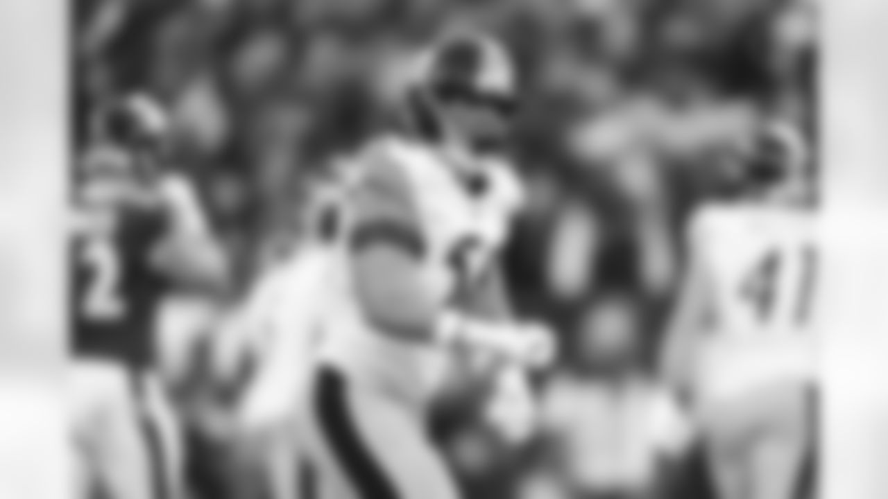 Pittsburgh Steelers linebacker Alex Highsmith (56) during a regular season game between the Pittsburgh Steelers and the Baltimore Ravens, Sunday, Dec. 7, 2025 in Baltimore, MD. (Karl Roser / Pittsburgh Steelers)