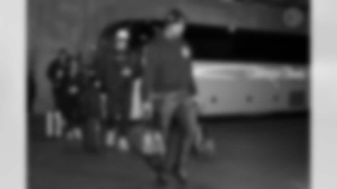 Pittsburgh Steelers running back Kenneth Gainwell (14) during a regular season game between the Pittsburgh Steelers and the Chicago Bears, Sunday, Nov. 23, 2025 in Chicago, IL. (Karl Roser / Pittsburgh Steelers)