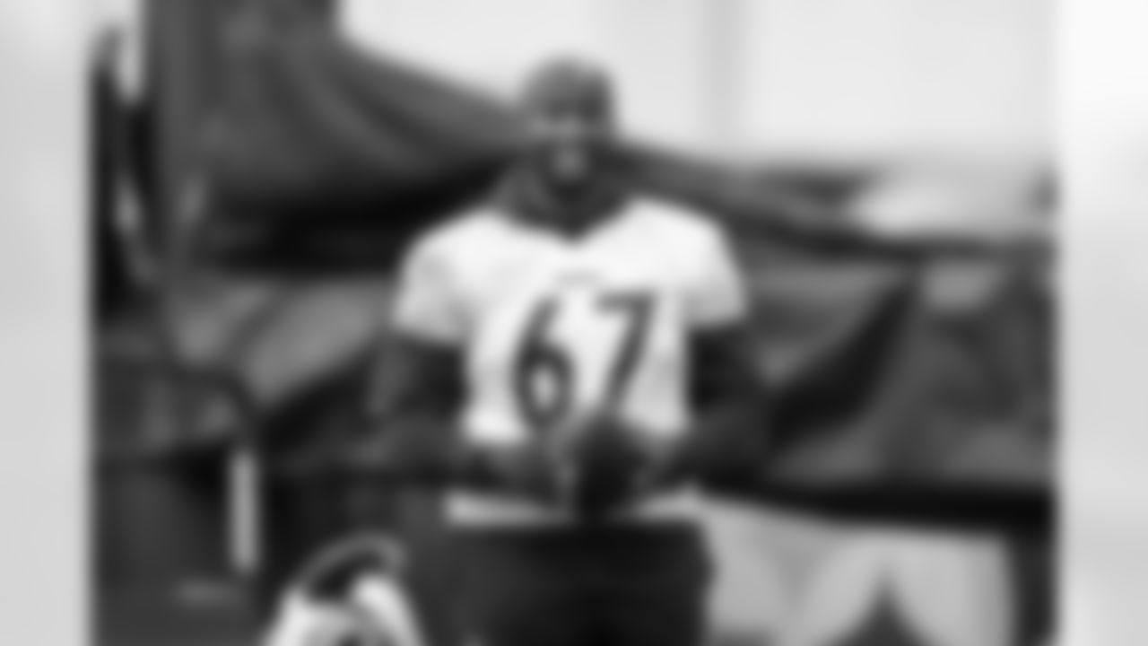 Pittsburgh Steelers offensive lineman Calvin Anderson (67) participates in the Organized Team Activities (OTAs), Tuesday May 27, 2025 at the UPMC Rooney Sports Complex. (Alysa Rubin / Pittsburgh Steelers)