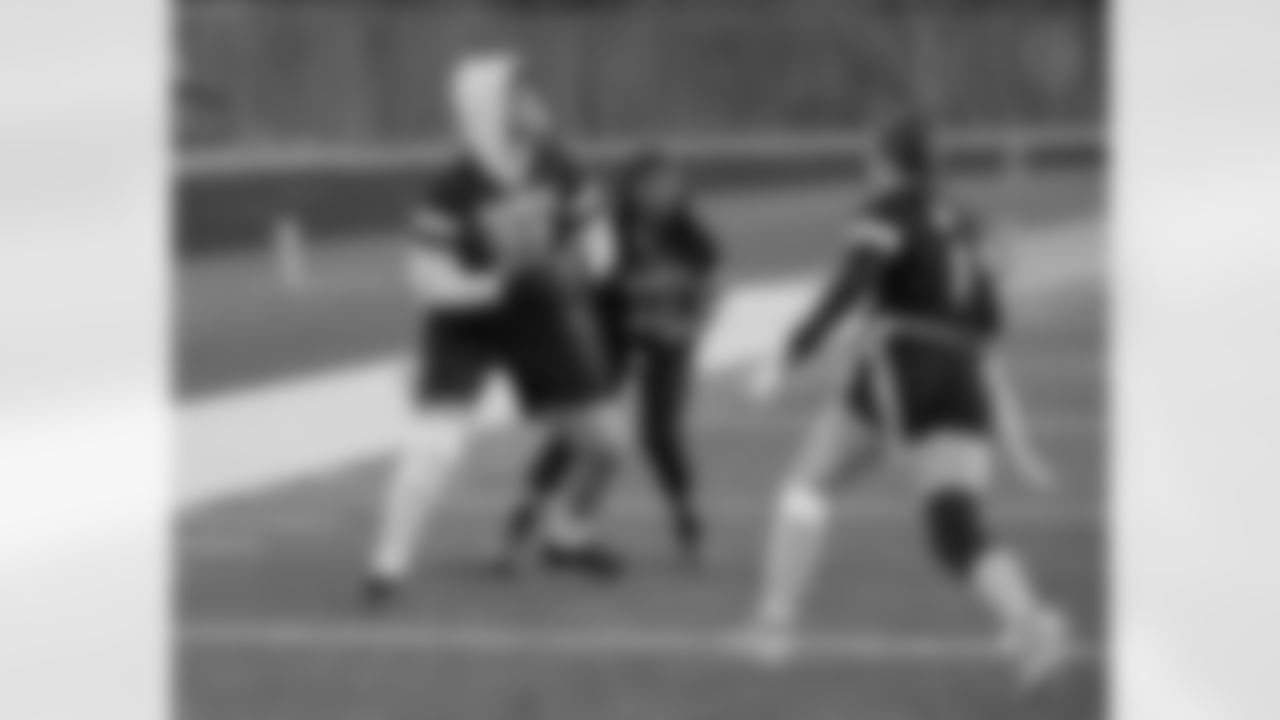Week 1 of the Steelers' Girls High School Flag Football season on Wednesday, April 16, 2025 at North Allegheny Senior High School. (Brad Oskowski / Pittsburgh Steelers)