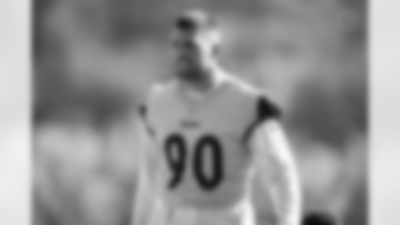 Pittsburgh Steelers linebacker T.J. Watt (90) during practice at the UPMC Rooney Sports Complex preparing for a Week 6 matchup against the Las Vegas Raiders, Friday, Oct. 11, 2024 in Pittsburgh, PA. (Alysa Rubin / Pittsburgh Steelers)