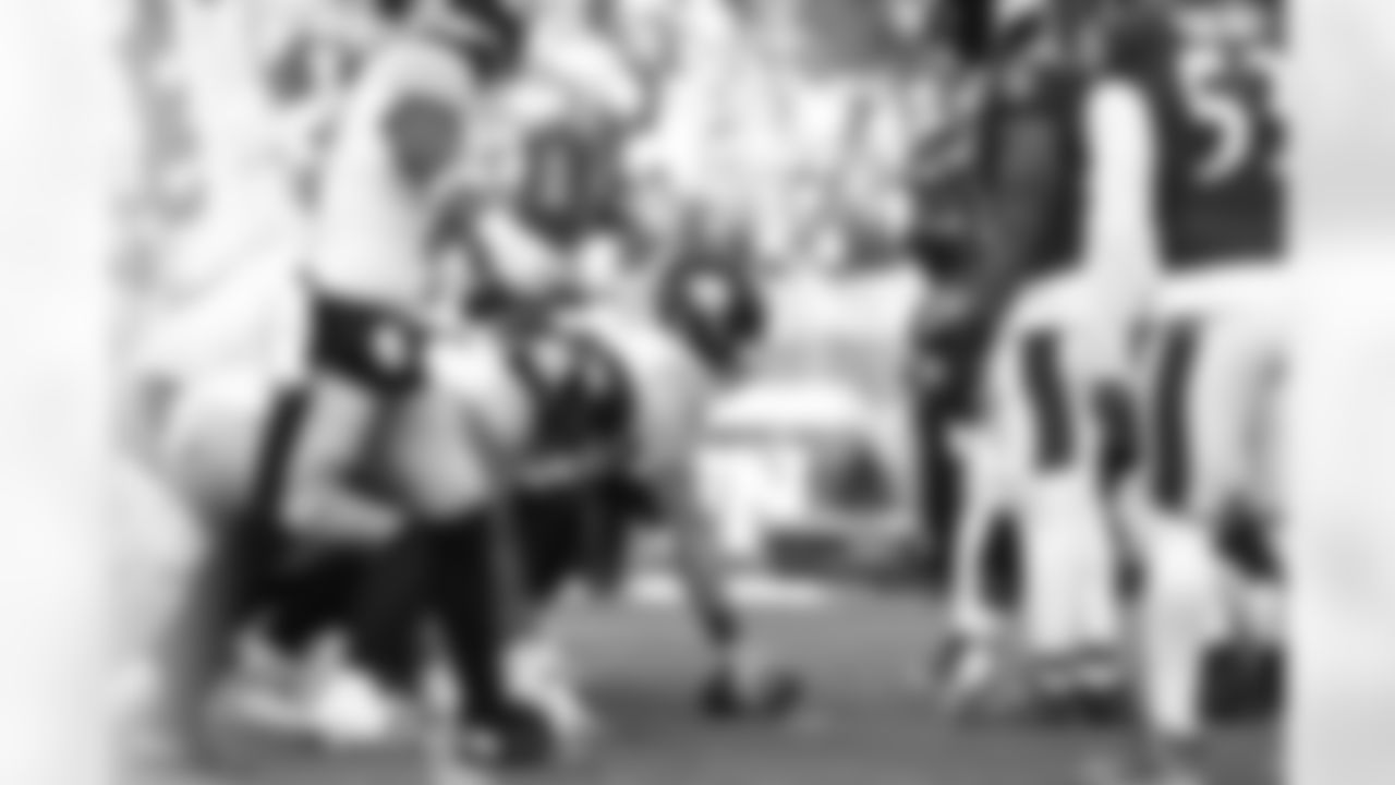 The Pittsburgh Steelers during a regular season game between the Pittsburgh Steelers and the Baltimore Ravens, Sunday, Dec. 7, 2025 in Baltimore, MD. (Jared Wickerham / Pittsburgh Steelers)