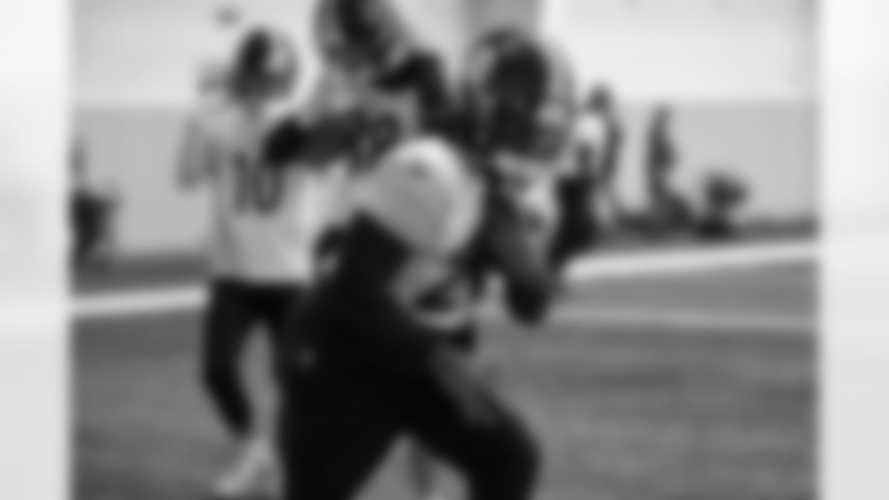 Pittsburgh Steelers running back Kaleb Johnson (20) during practice at the UPMC Rooney Sports Complex preparing for a Week 18 matchup against the Baltimore Ravens, Thursday, Jan. 1, 2026 in Pittsburgh, PA. (Alysa Rubin / Pittsburgh Steelers)