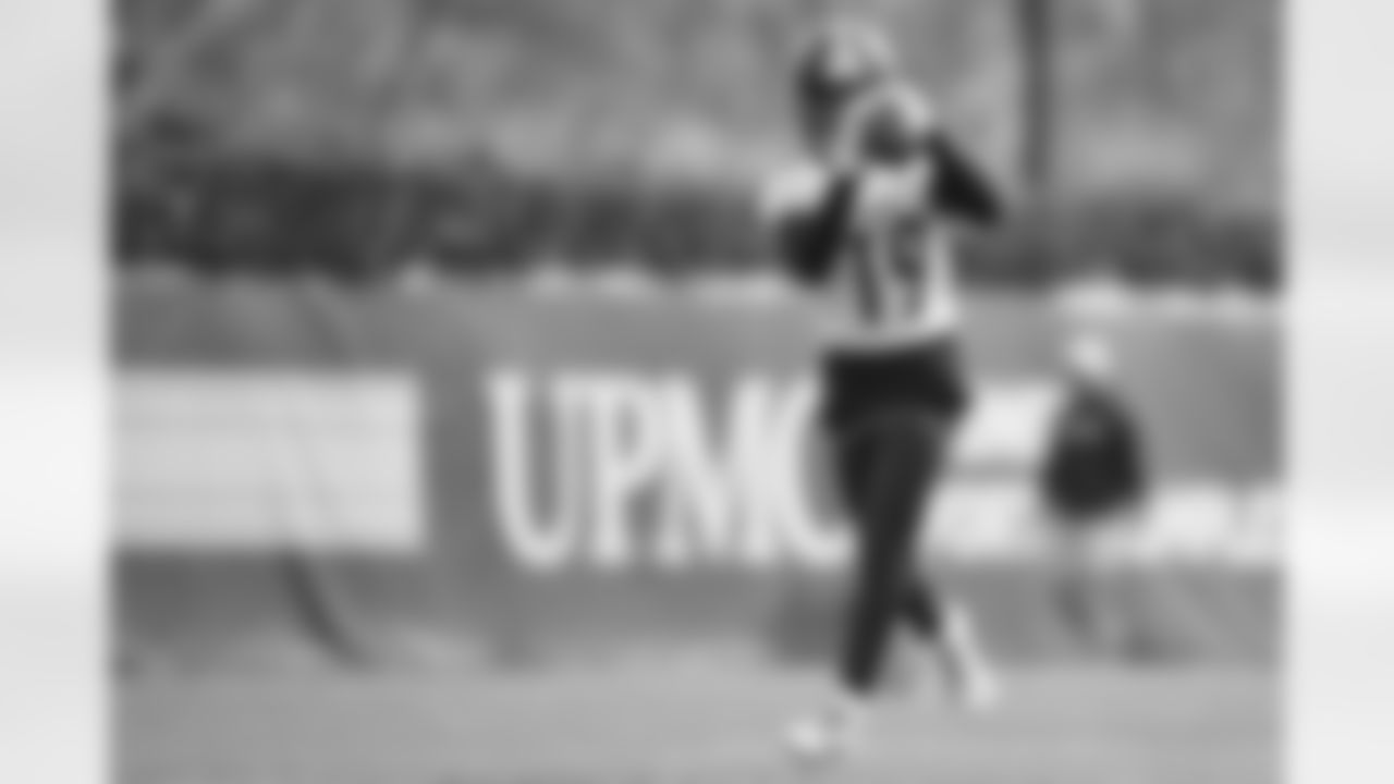 Pittsburgh Steelers wide receiver Calvin Austin III (19) during practice at the UPMC Rooney Sports Complex preparing for a Week 10 matchup against the Los Angeles Chargers, Friday, Nov. 7, 2025 in Pittsburgh, PA. (Alysa Rubin / Pittsburgh Steelers)